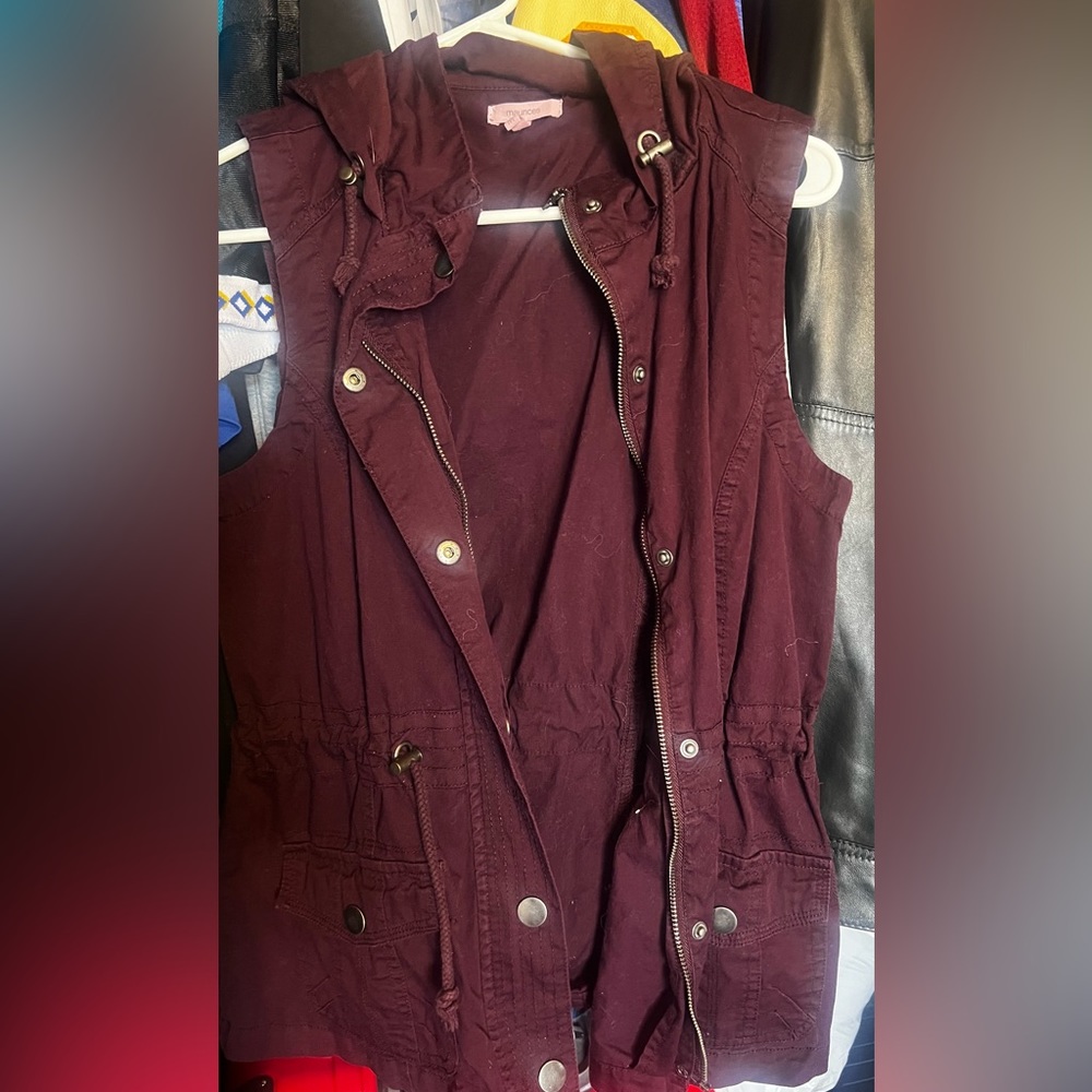 Maurice’s vest zip up hoodie